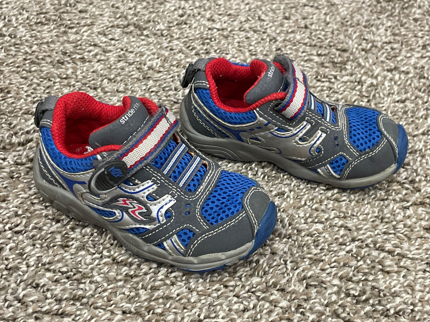 Boys Stride Rite Running Shoes /Sneakers, size 5.5, Very Good Used Condition (VGUC), Shoes 5.5 (Walkers:12-24 mth)