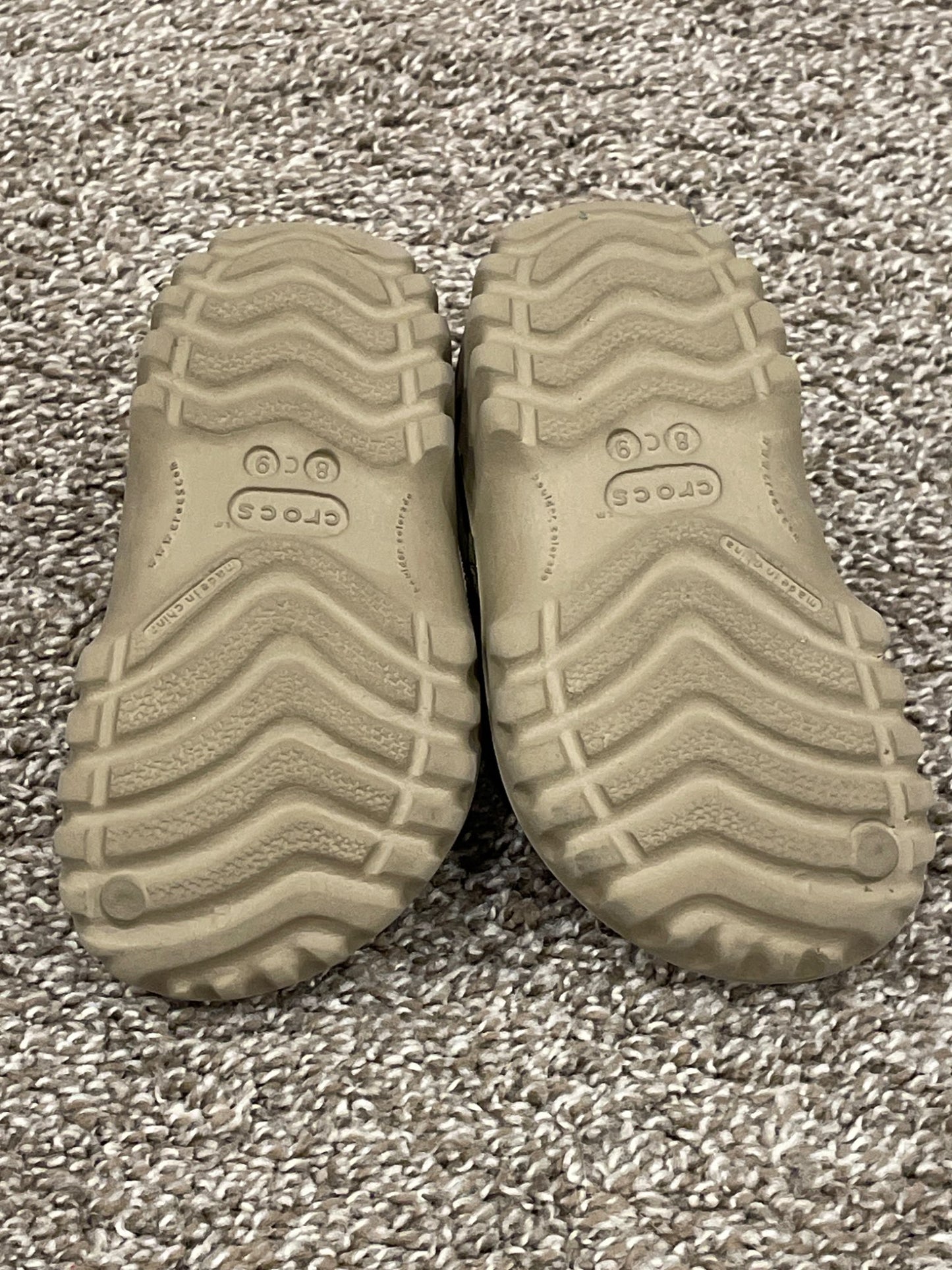 Boys Tan Croc Shoes, Size 8/9, Excellent Used Condition (EUC) , Shoes 8.5 (Toddler:2-4yr)