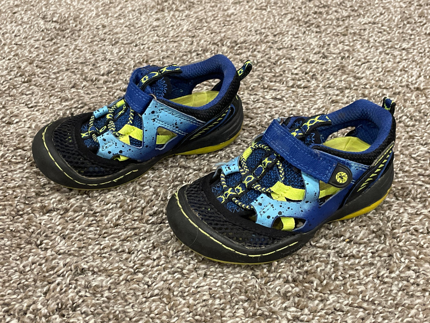 Boys Jambu Water Ready Sandals, Size 8, Very Good Used Condition (VGUC) , Shoes 8 (Toddler:2-4yr)