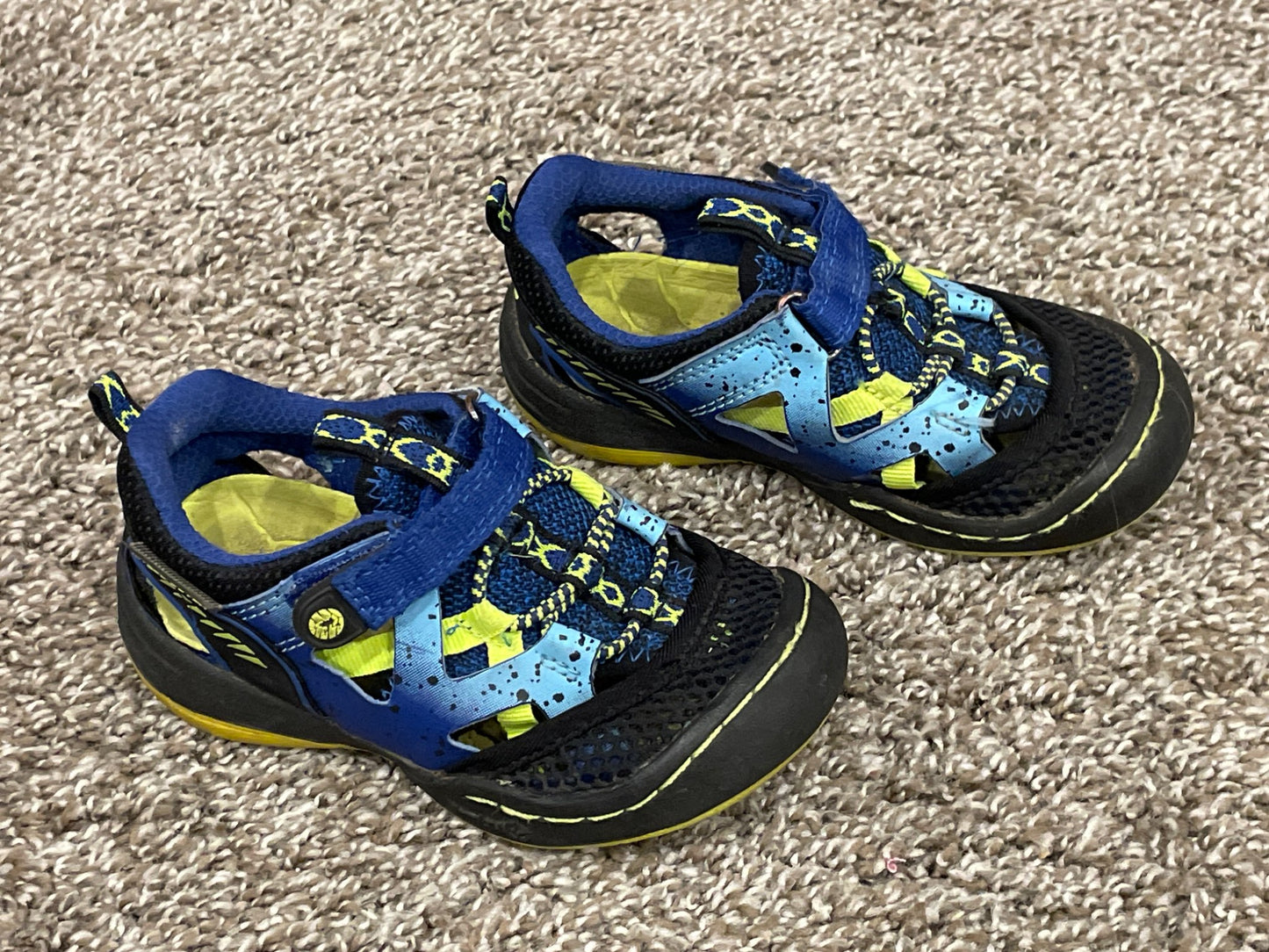 Boys Jambu Water Ready Sandals, Size 8, Very Good Used Condition (VGUC) , Shoes 8 (Toddler:2-4yr)
