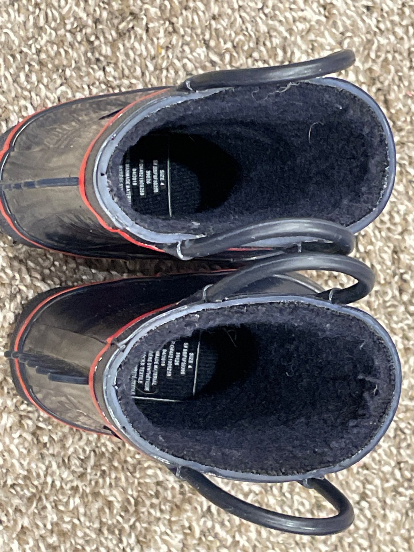 Boys Monster Rain Boots with warm cozy lining, Size 4, Very Good Used Condition (VGUC), Shoes 4 (Baby: 0-12 mth)