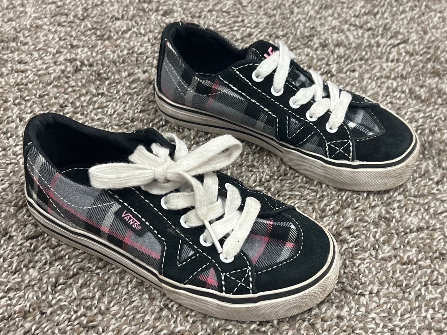 Girls Grey / Pink /Black Plaid Vans, size 10.5, Very Good Used Condition (VGUC), Shoes 10.5 (Toddler:2-4yr)