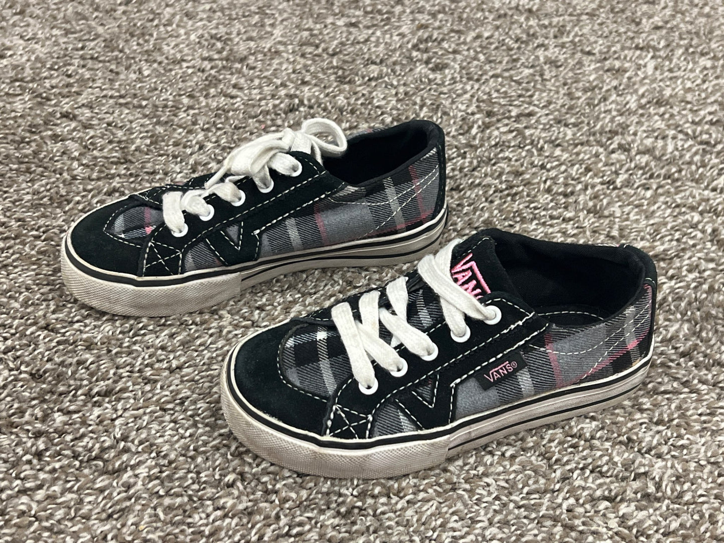Girls Grey / Pink /Black Plaid Vans, size 10.5, Very Good Used Condition (VGUC), Shoes 10.5 (Toddler:2-4yr)