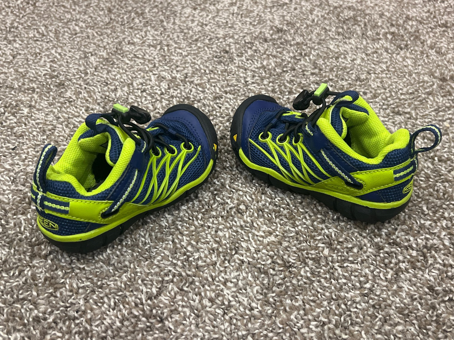 Boys, Keen Hiking Running Shoes, size 8, EUC, Shoes 8 (Toddler:2-4yr)