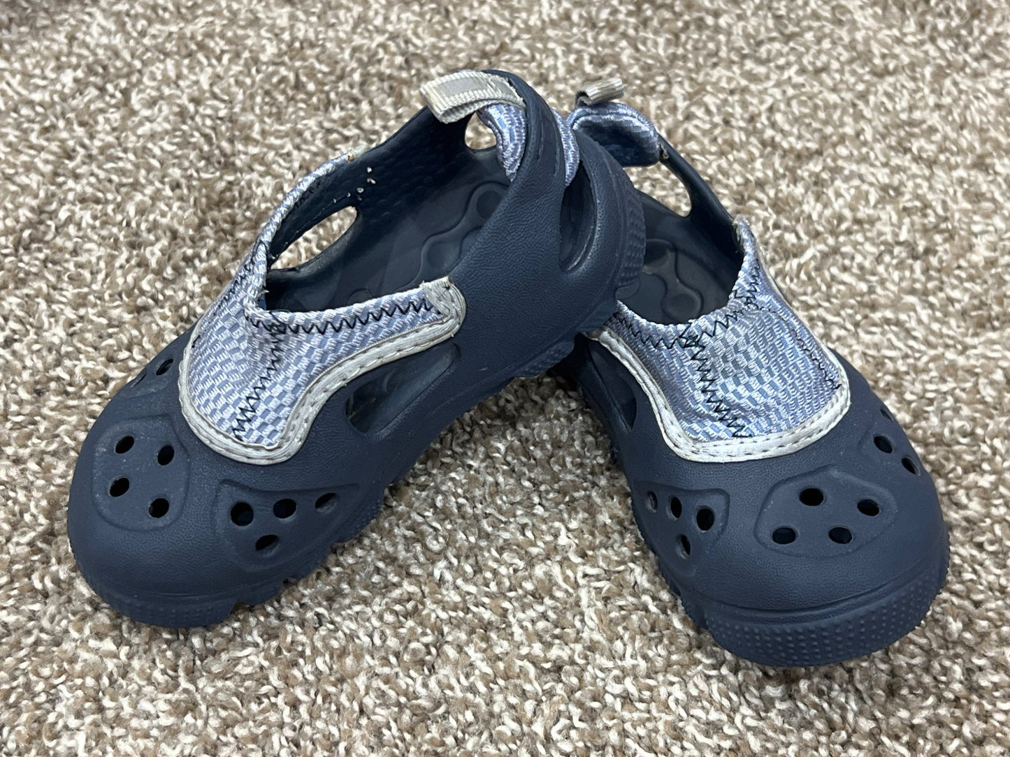 Boys, Croc Slip on Sandal Water Shoes, Size 8/9, VGUC, Shoes 8 (Toddler:2-4yr)