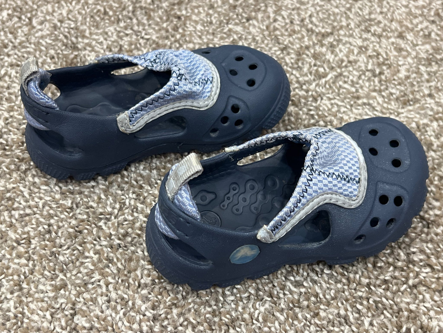 Boys, Croc Slip on Sandal Water Shoes, Size 8/9, VGUC, Shoes 8 (Toddler:2-4yr)