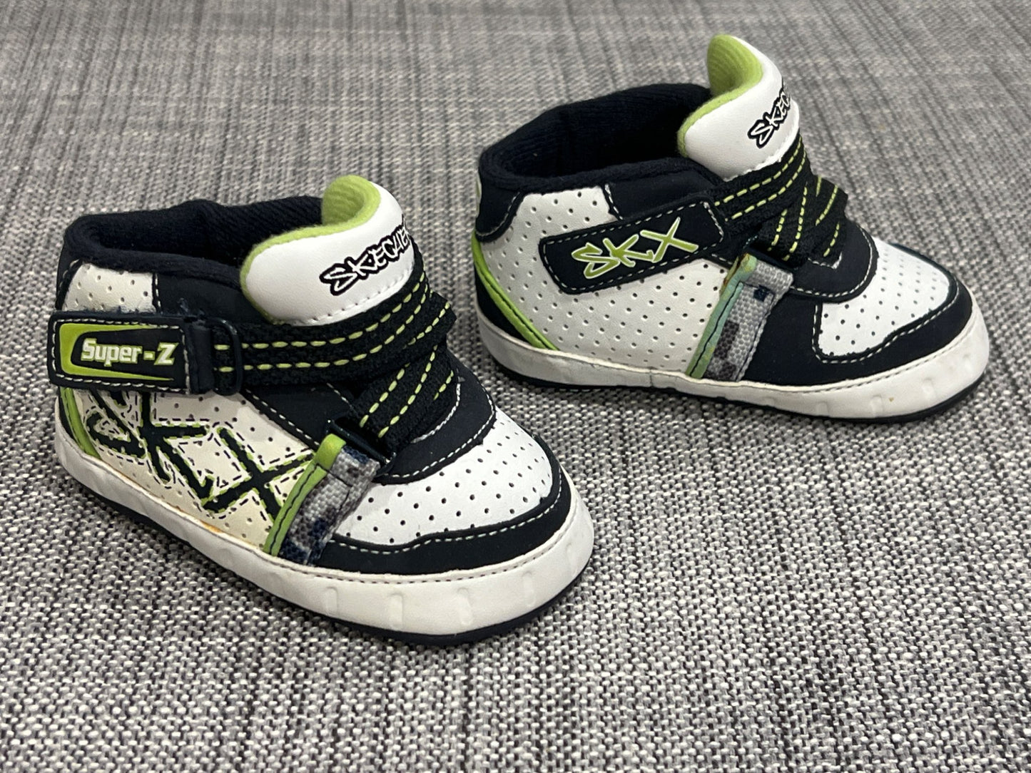 Boys SKX Super-Z Soft Soles Skechers, size 2, EUC, Shoes 2 (Baby: 0-12 mth)