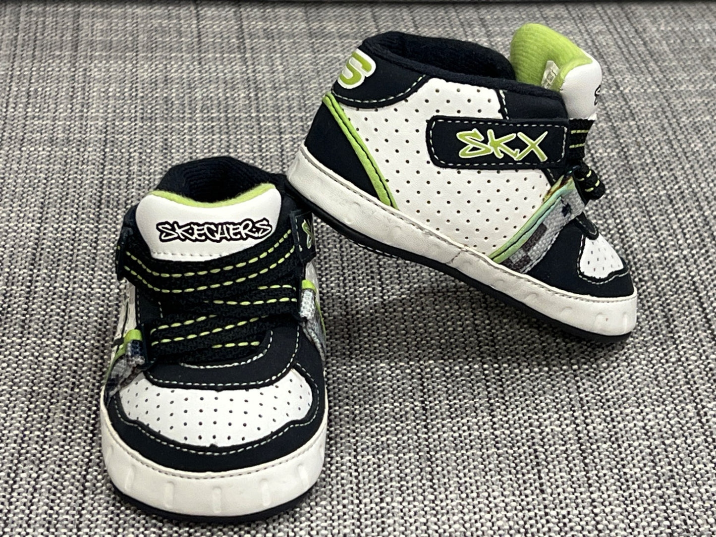 Boys SKX Super-Z Soft Soles Skechers, size 2, EUC, Shoes 2 (Baby: 0-12 mth)