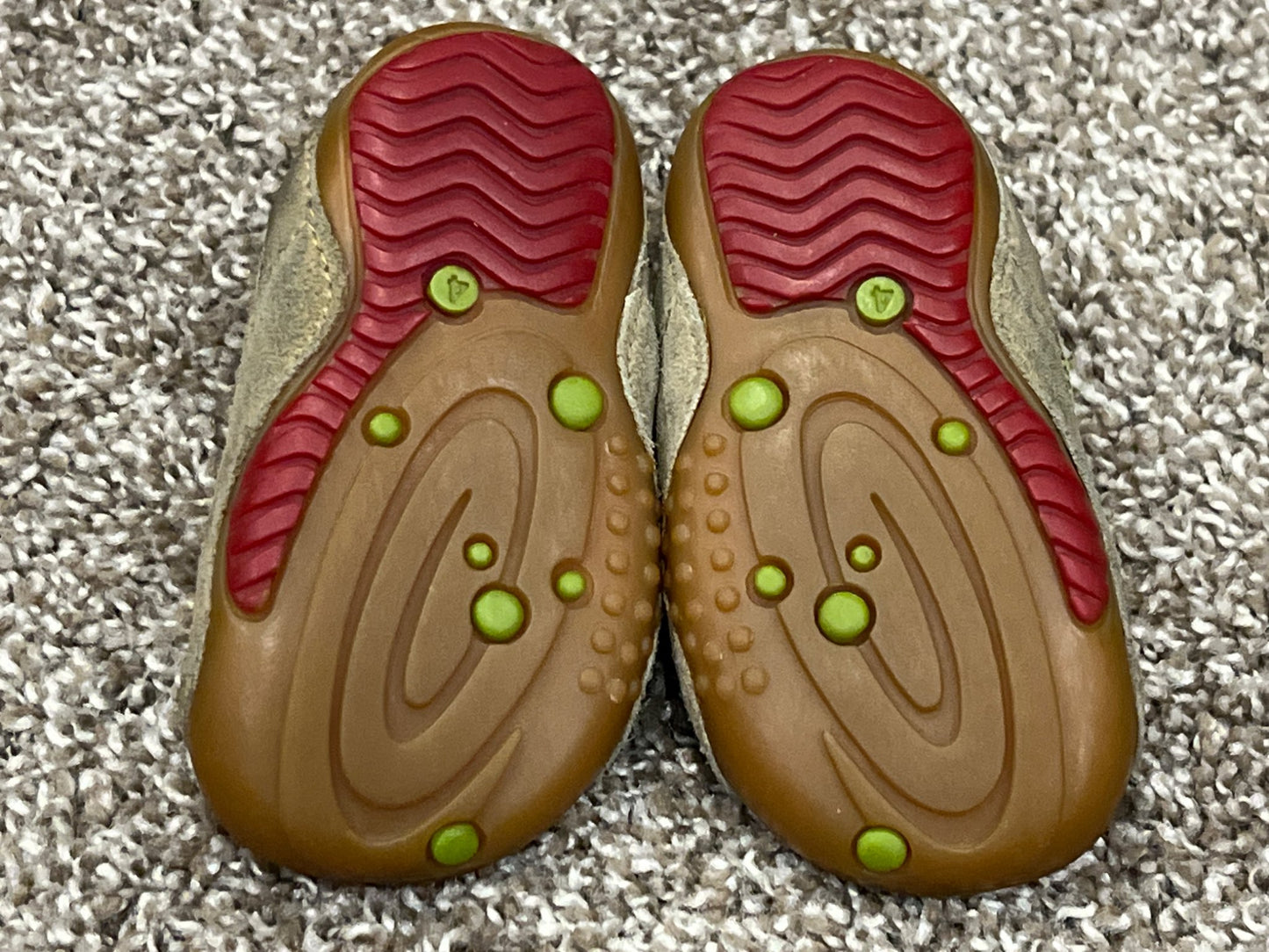 Clark’s First Shoes, size 4, VGUC, Gender Neutral, Shoes 4 (Baby: 0-12 mth)