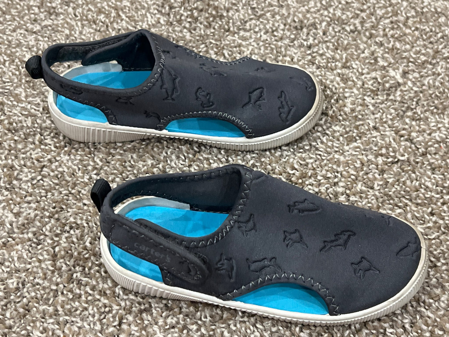Boys, Carter’s Shark Water Shoes Sandals, size 11, VGUC, Shoes 11 (Toddler:2-4yr)