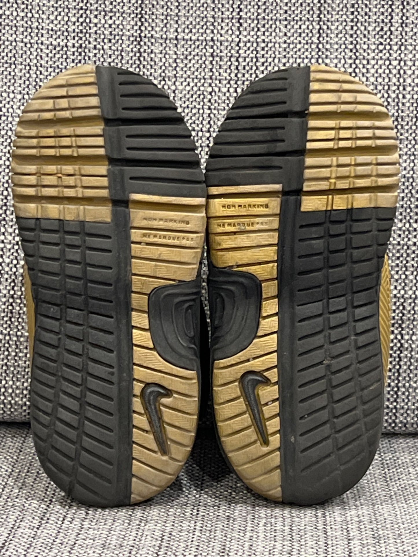 Nike 90 Gold Running Shoes, Sneakers, Runners, Size 7.5, VGUC, Shoes 7.5 (Toddler:2-4yr)