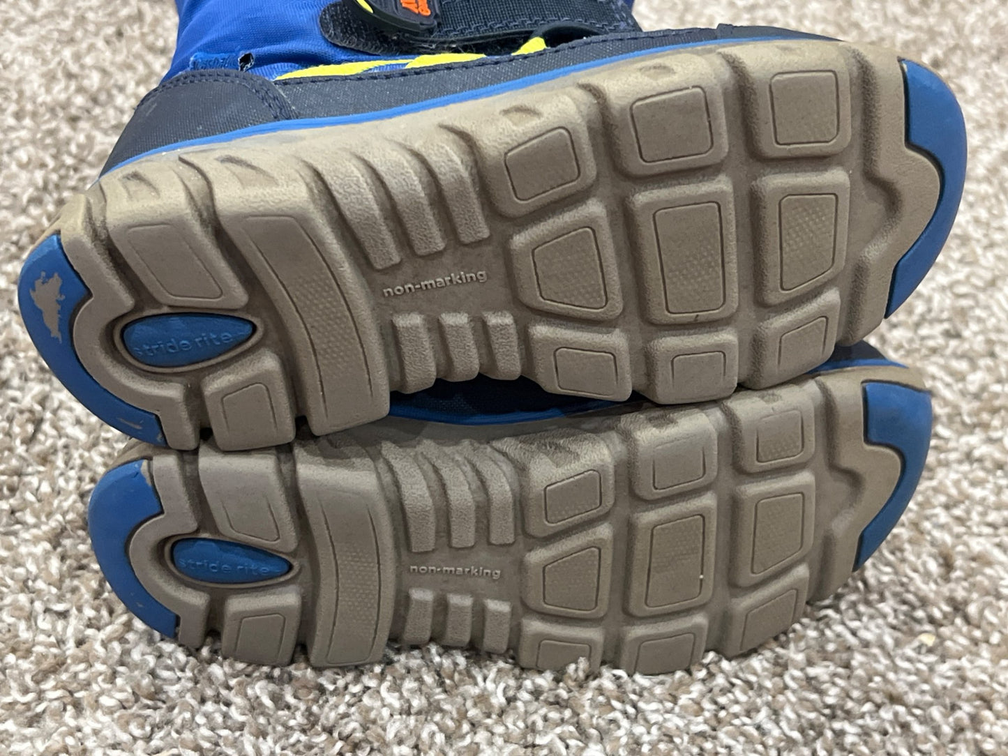 Boys, Blue Running Shoe Winter Boots, Size 10, VGUC, Shoes 10 (Toddler:2-4yr)