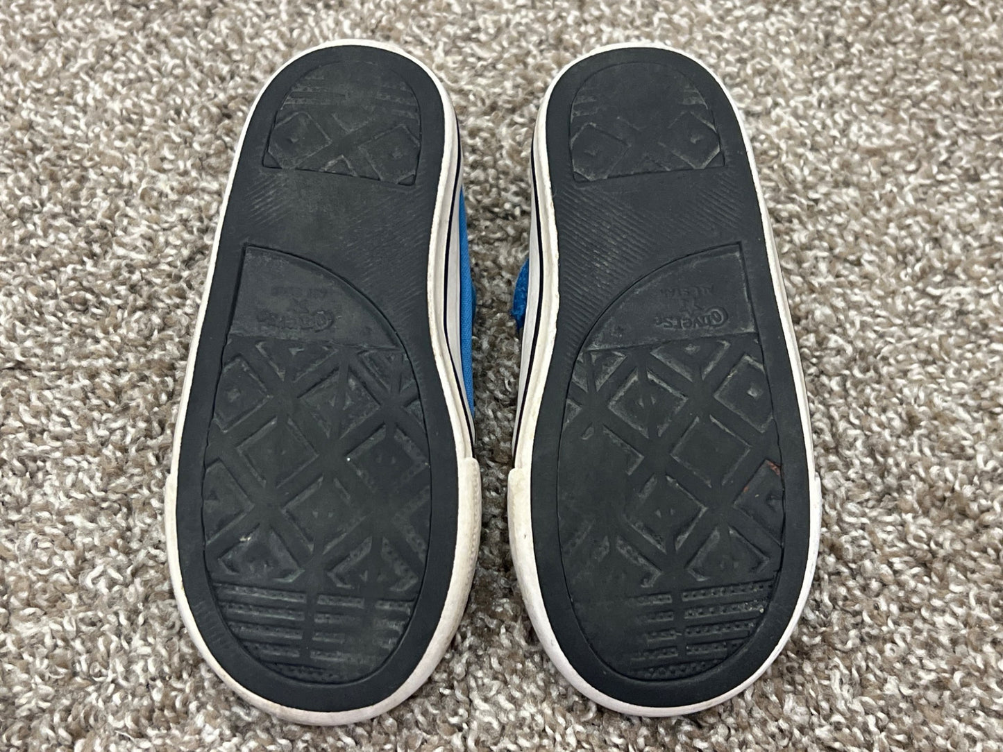 Boys, Blue Velcro Converse Shoes, size 10, VGUC, Shoes 10 (Toddler:2-4yr)
