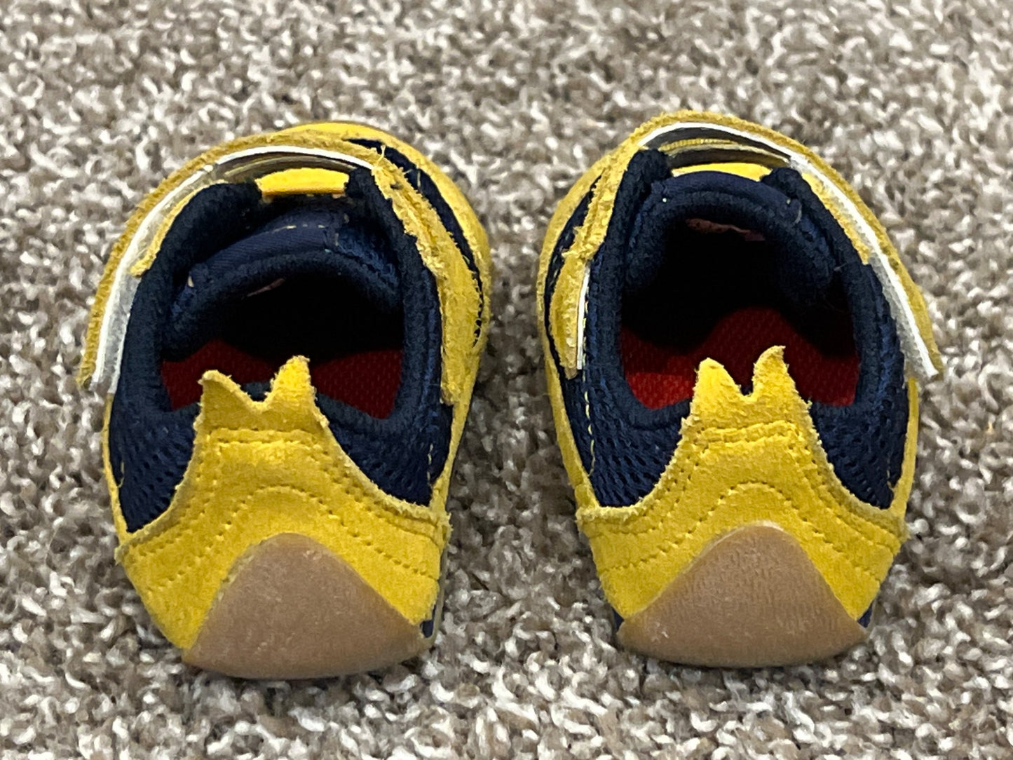 Baby Boys, Guess Sneakers, size 2, VGUC, Shoes 2 (Baby: 0-12 mth)