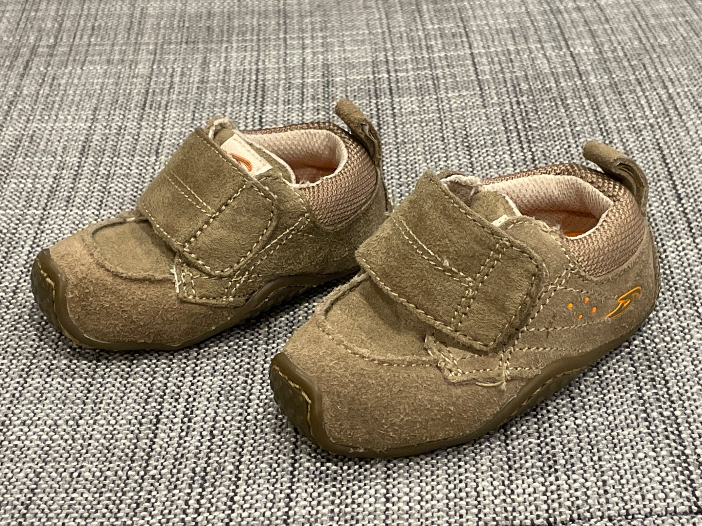 Baby Boys Dr. Scholl’s Suede shoes, size 2, VGUC, Shoes 2 (Baby: 0-12 mth)