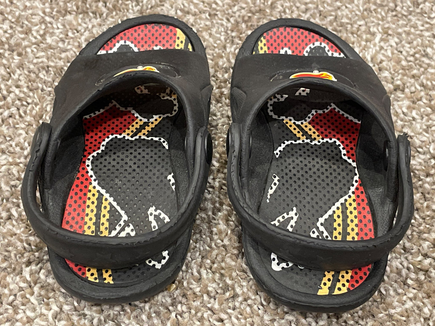 Calgary Flames Sandals, Toddler size 7/8,VGUC, Shoes 7 (Walkers:12-24 mth)