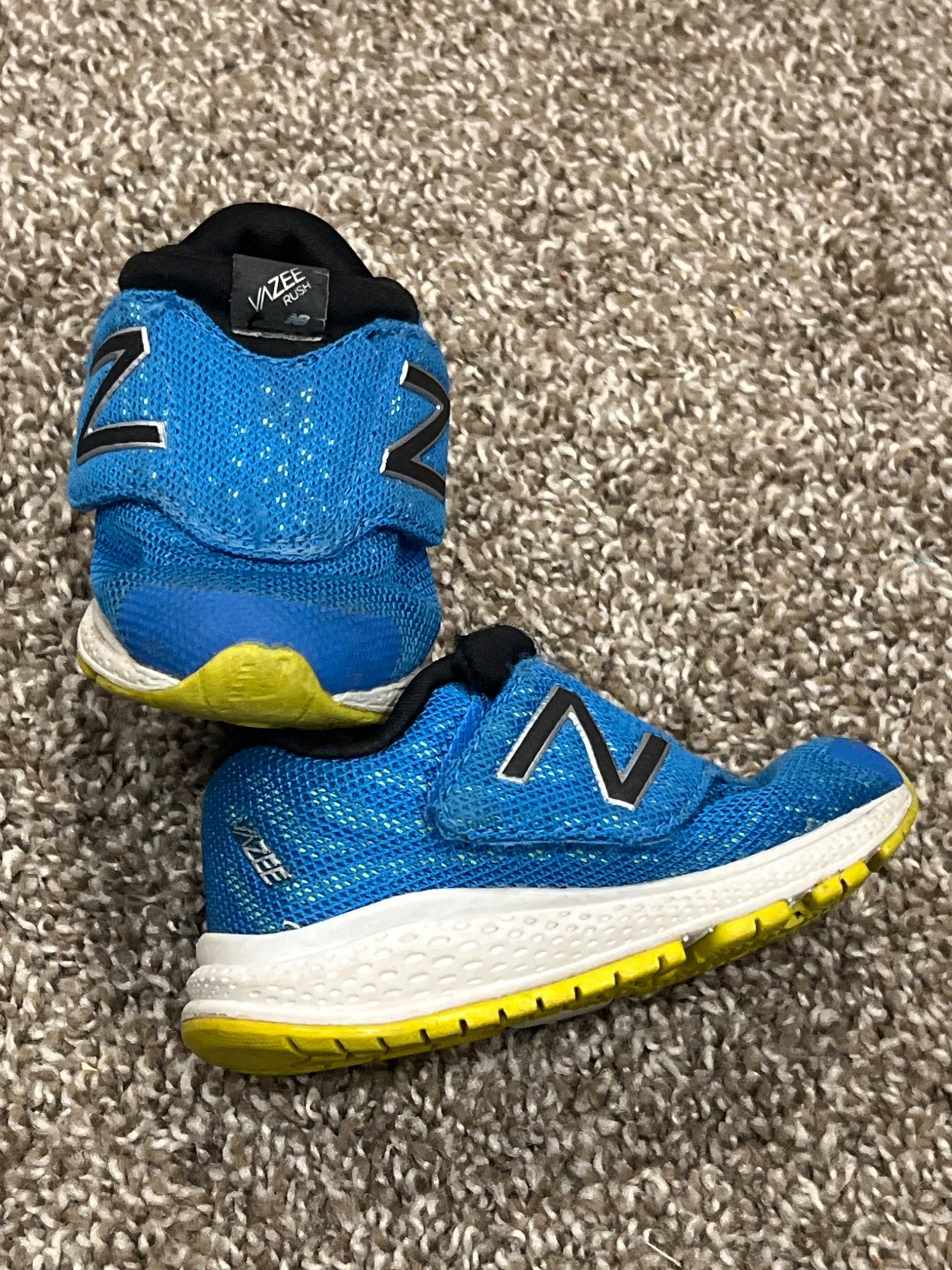 Toddler Boys, Blue New Balance Running Shoes Sneakers, size 5.5 (VGUC), Shoes 5.5 (Walkers:12-24 mth)