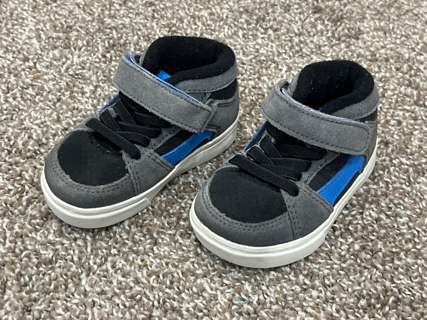 Toddler Boys, Hi-top Sneakers, from Etnies, size 5, VGUC, Shoes 5 (Walkers:12-24 mth)