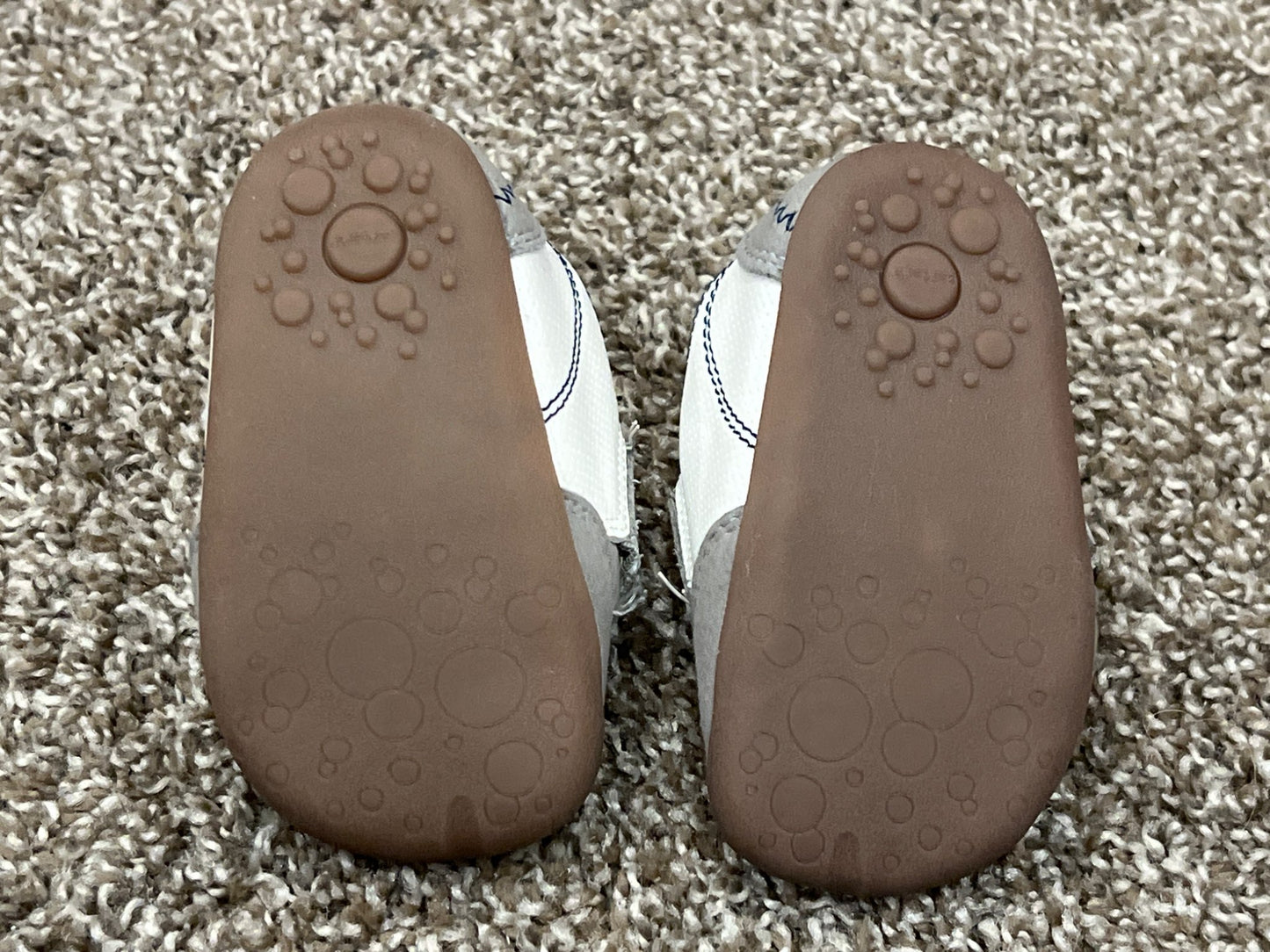 Toddler Boys, Carter’s Velcro Sneakers, size 3, VGUC, Shoes 3 (Baby: 0-12 mth)