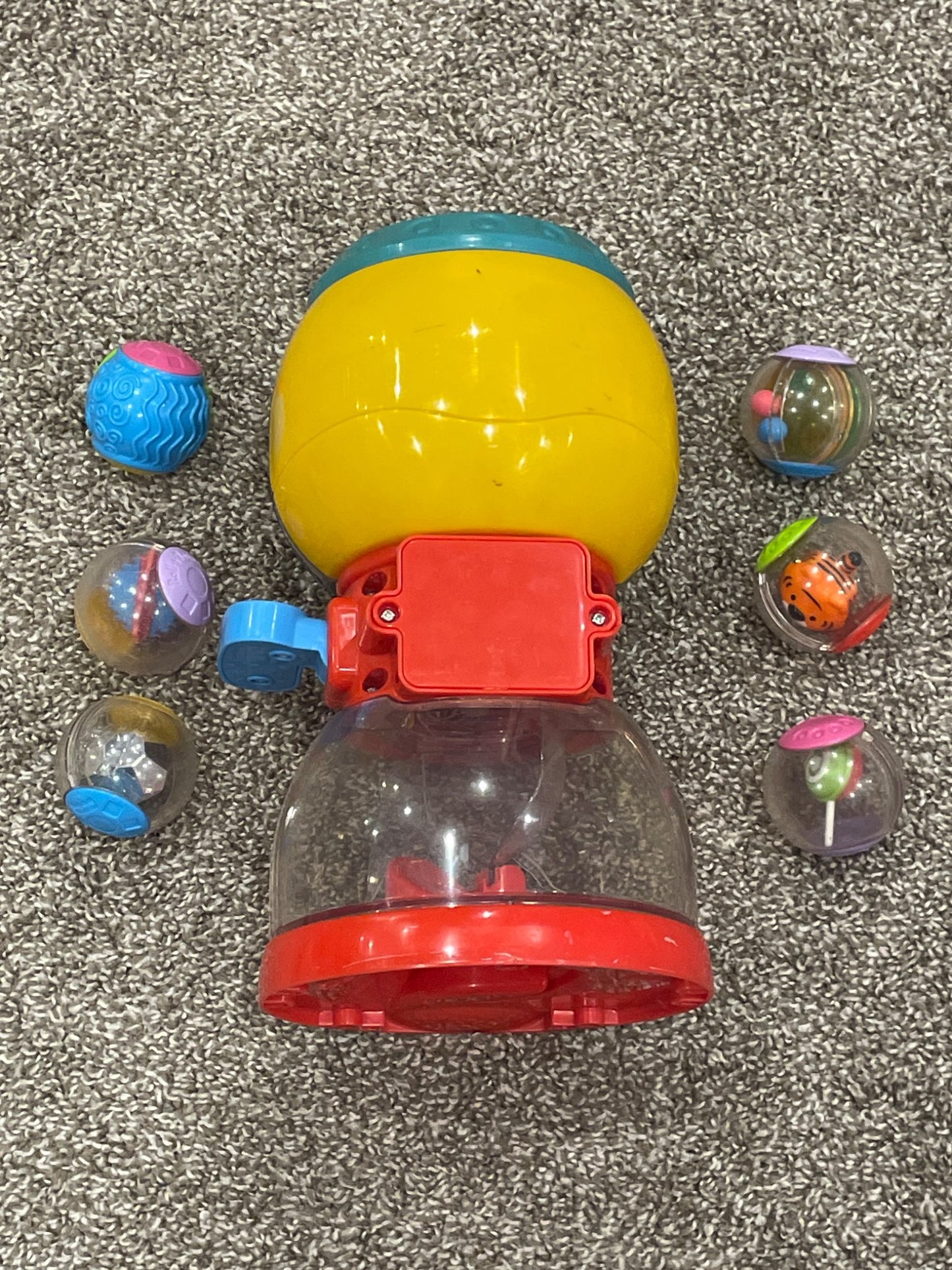 Fisher-Price Roll-a-rounds Swirlin’ Surprise Gumballs