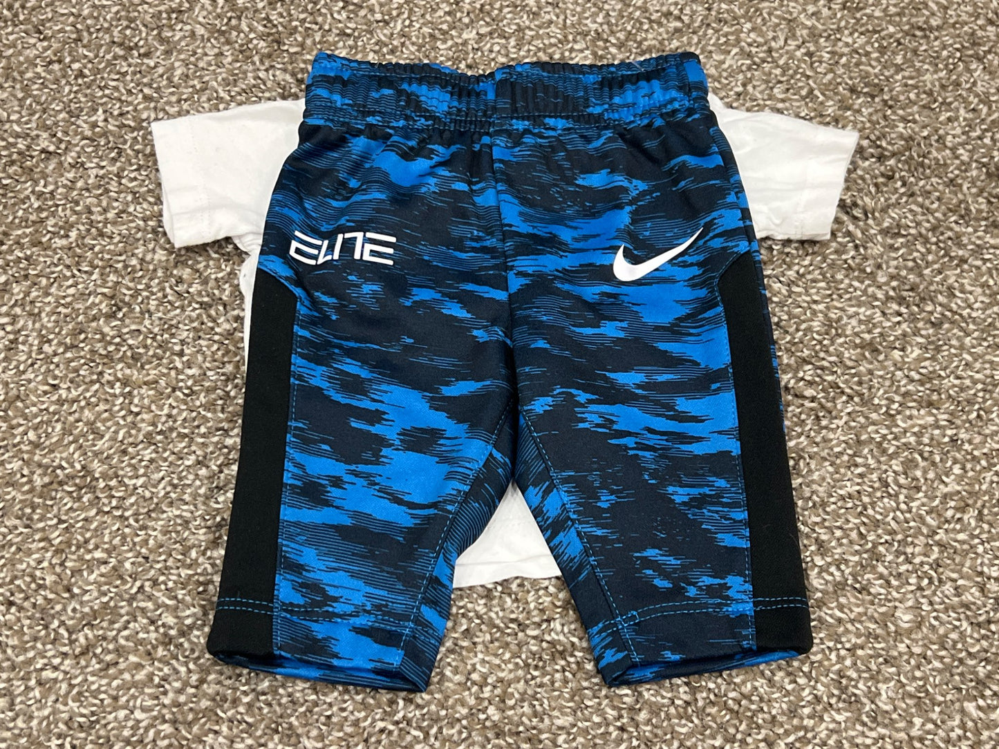 Baby Boys Nike Outfit White T-shirt with Blue Sport pants, size 0-3 mos, VGUC, Kids 3 Month (0-3M)