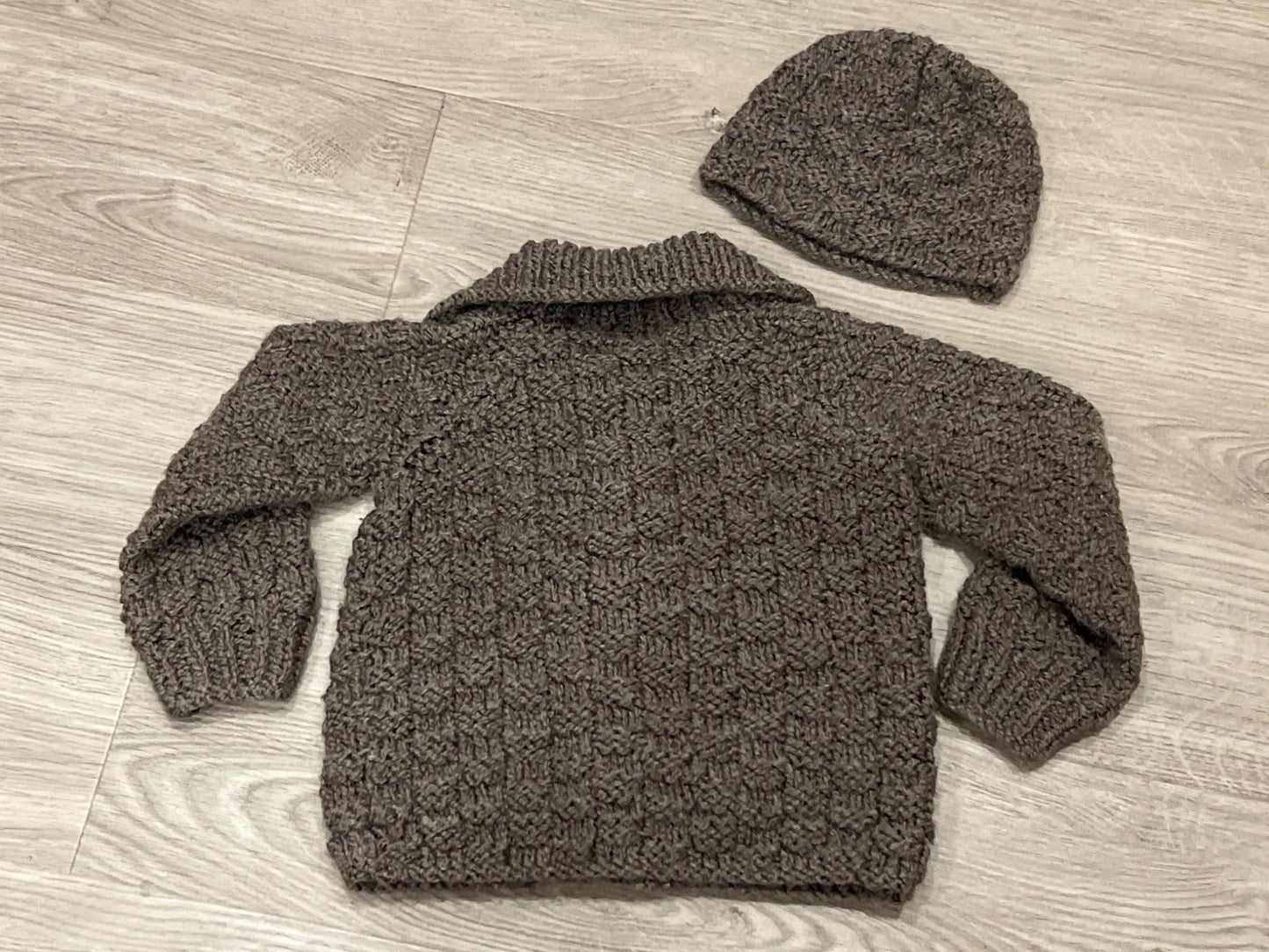 Brown handmade knit sweater set, includes button-up sweater and beanie toque hat, VGUC, Kids 2T