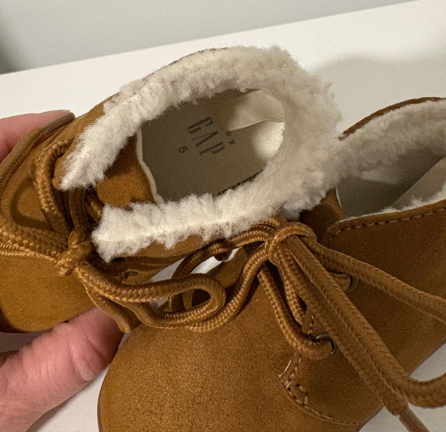 Baby Gap Sherpa lined boots - like new! MSRP $50+ size C5, Shoes 5 (Walkers:12-24 mth)