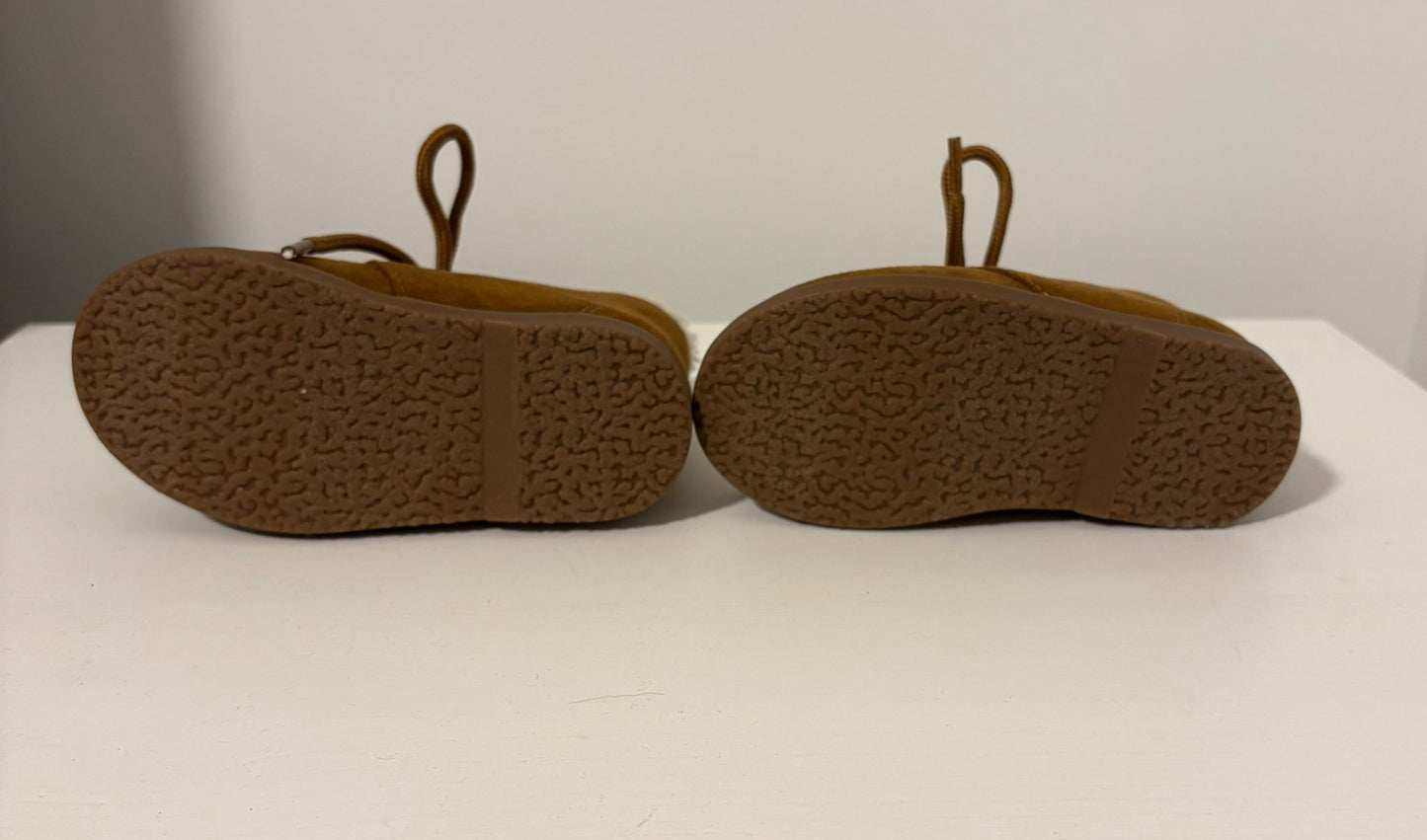 Baby Gap Sherpa lined boots - like new! MSRP $50+ size C5, Shoes 5 (Walkers:12-24 mth)