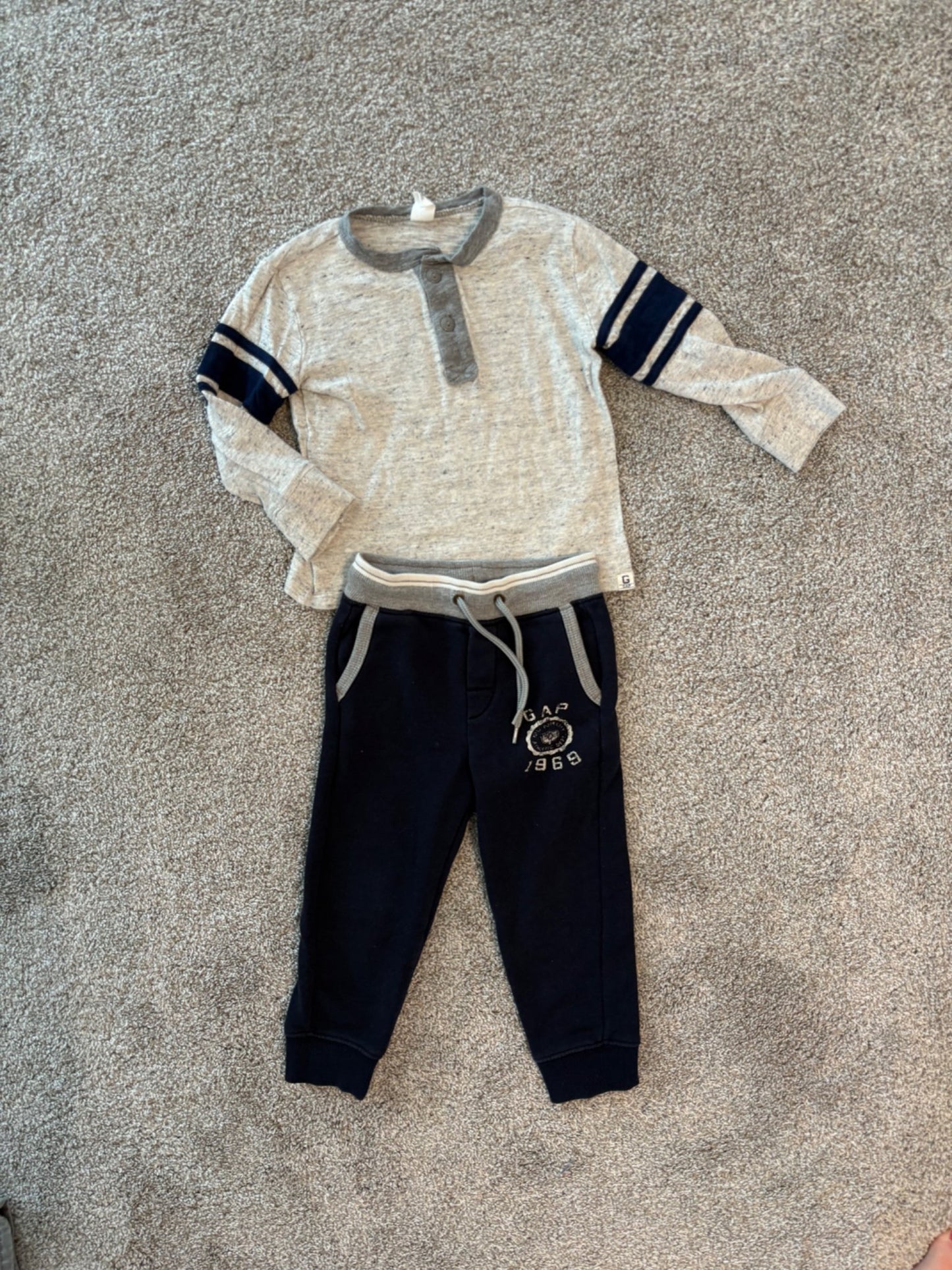 3T Baby Gap comfy sweat pant outfit - MSRP was $55+, Kids 3T