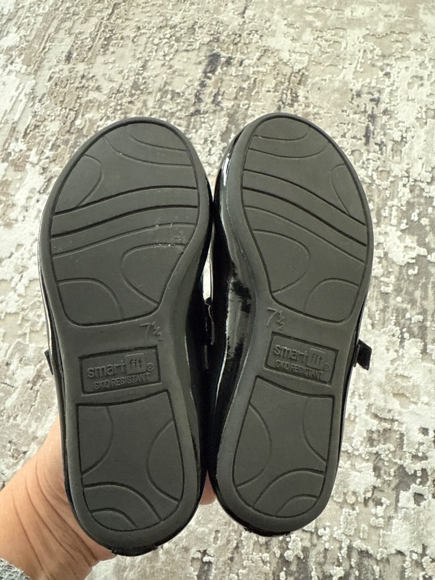 Smart fit size7.5 black flats, Shoes 7.5 (Toddler:2-4yr)