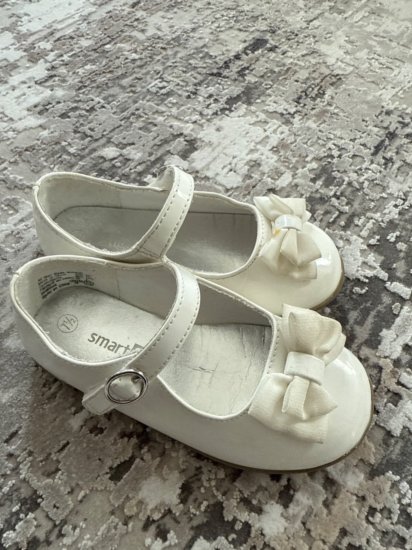 Smart fit. Size 7.5 white dressy shoes , Shoes 7.5 (Toddler:2-4yr)