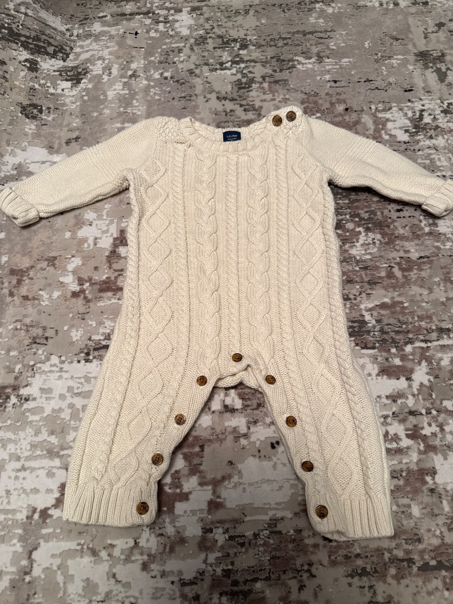 Baby Gap size 6-12m cable sweater romper, Kids 12 Month (9-12M)