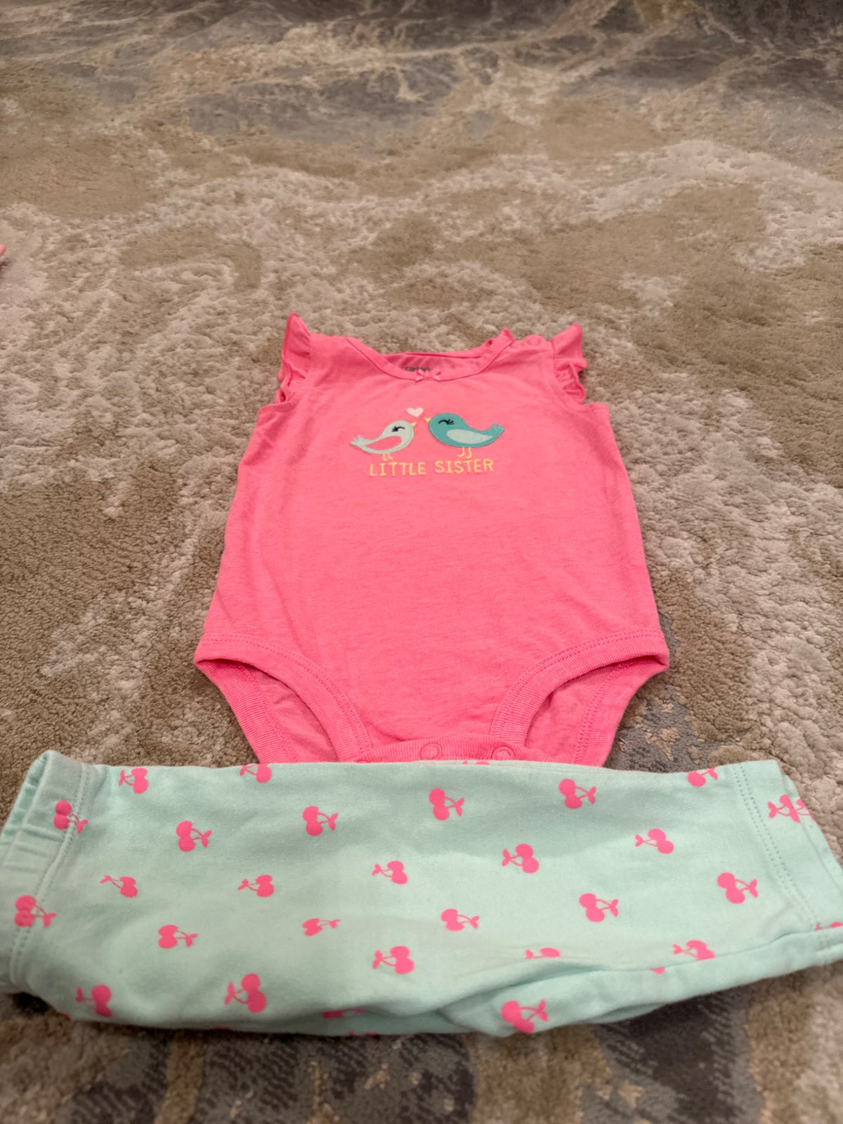 Carters size 6m onsie& pants outfit , Kids 6 Month (3-6M)