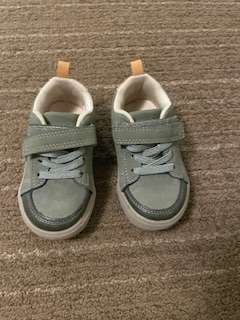 Toddler Sneakers - velcro, size 6, Shoes 6 (Walkers:12-24 mth)