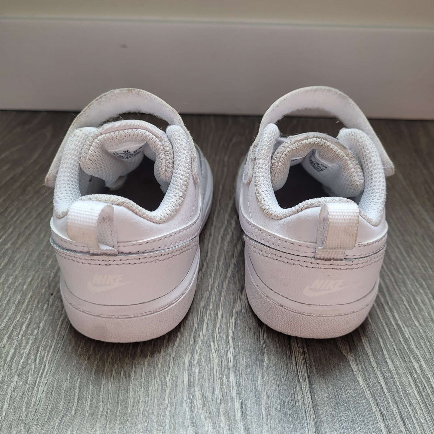 Toddler Nike White Shoes Size 6, Shoes 6 (Walkers:12-24 mth)