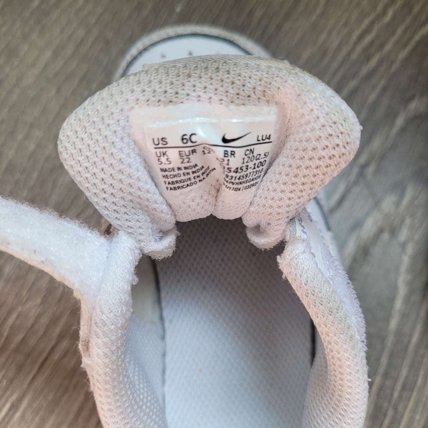 Toddler Nike White Shoes Size 6, Shoes 6 (Walkers:12-24 mth)