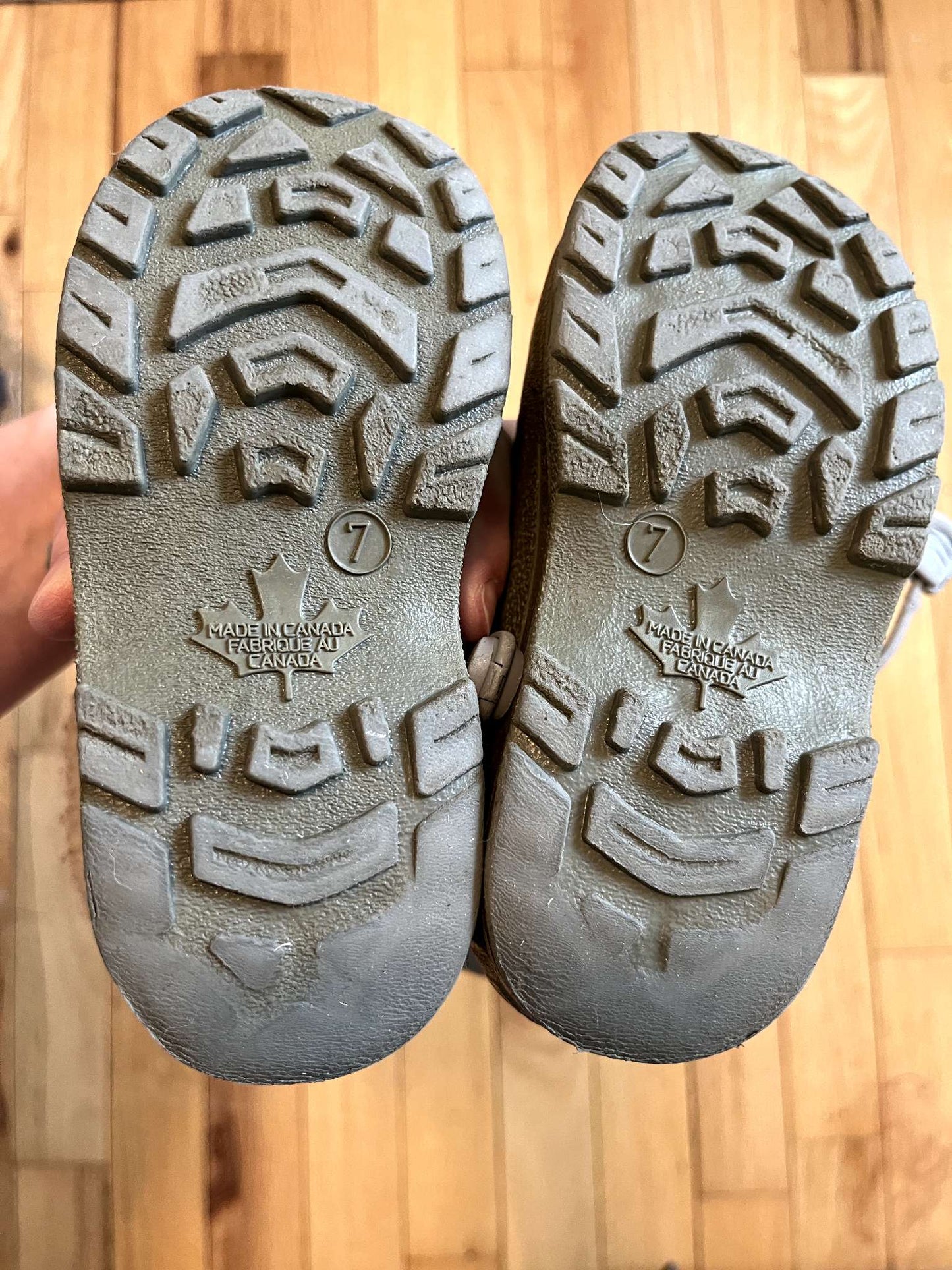 7T Joe Fresh Winter Boots, Shoes 7.5 (Toddler:2-4yr)