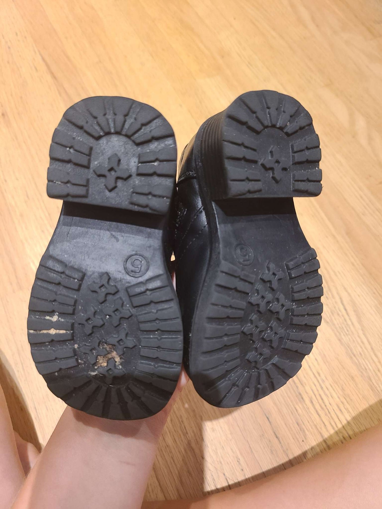 Size 5 sweethearts boots, Shoes 5 (Walkers:12-24 mth)