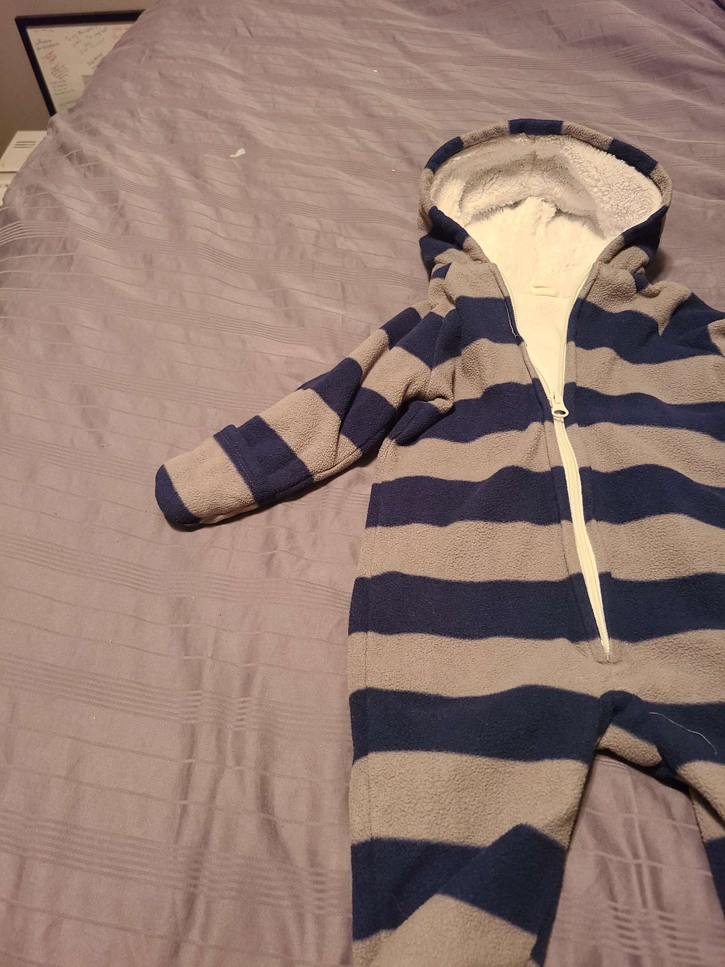 Old navy winter suit 6 to 12 months, Kids 12 Month (9-12M)