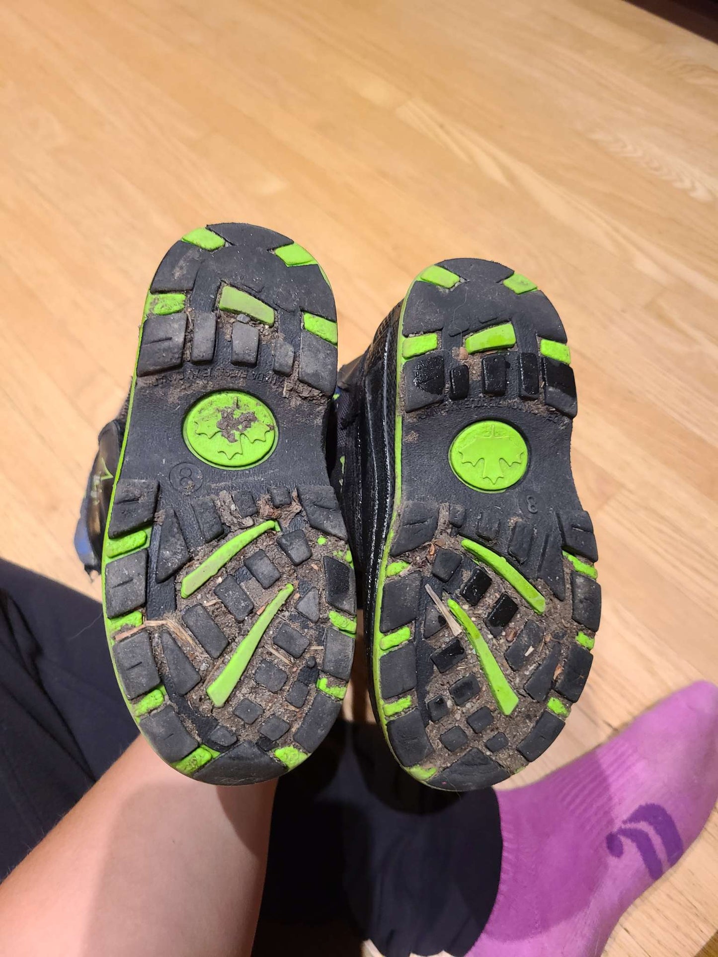 Size 8 lught up boots, Shoes 8 (Toddler:2-4yr)
