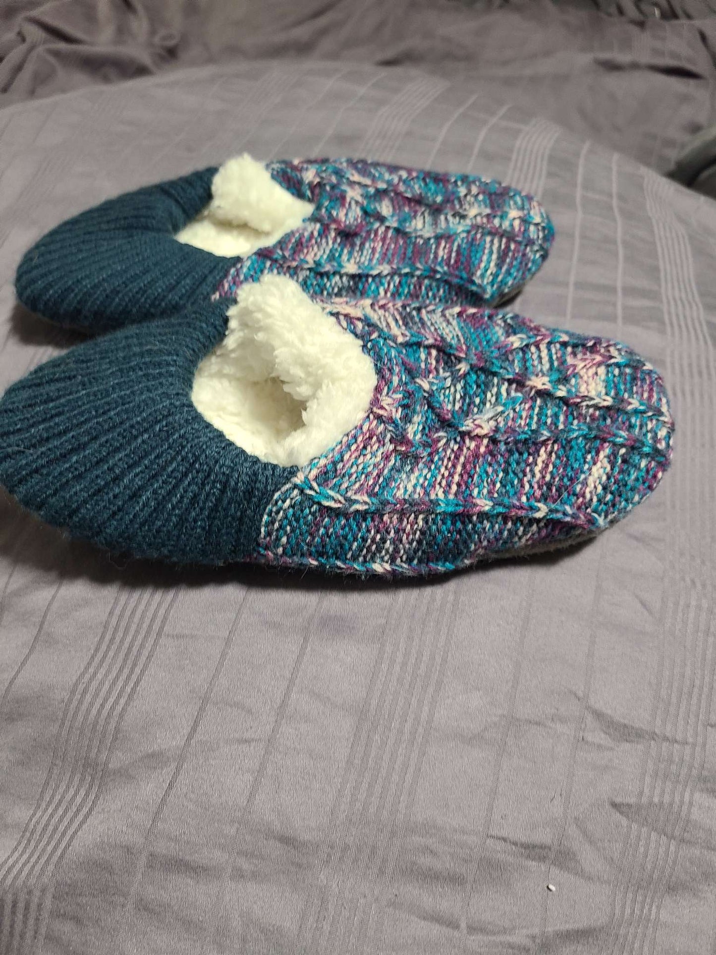 Size small girls slippers , Shoes 3 (Kids:4-8yr)