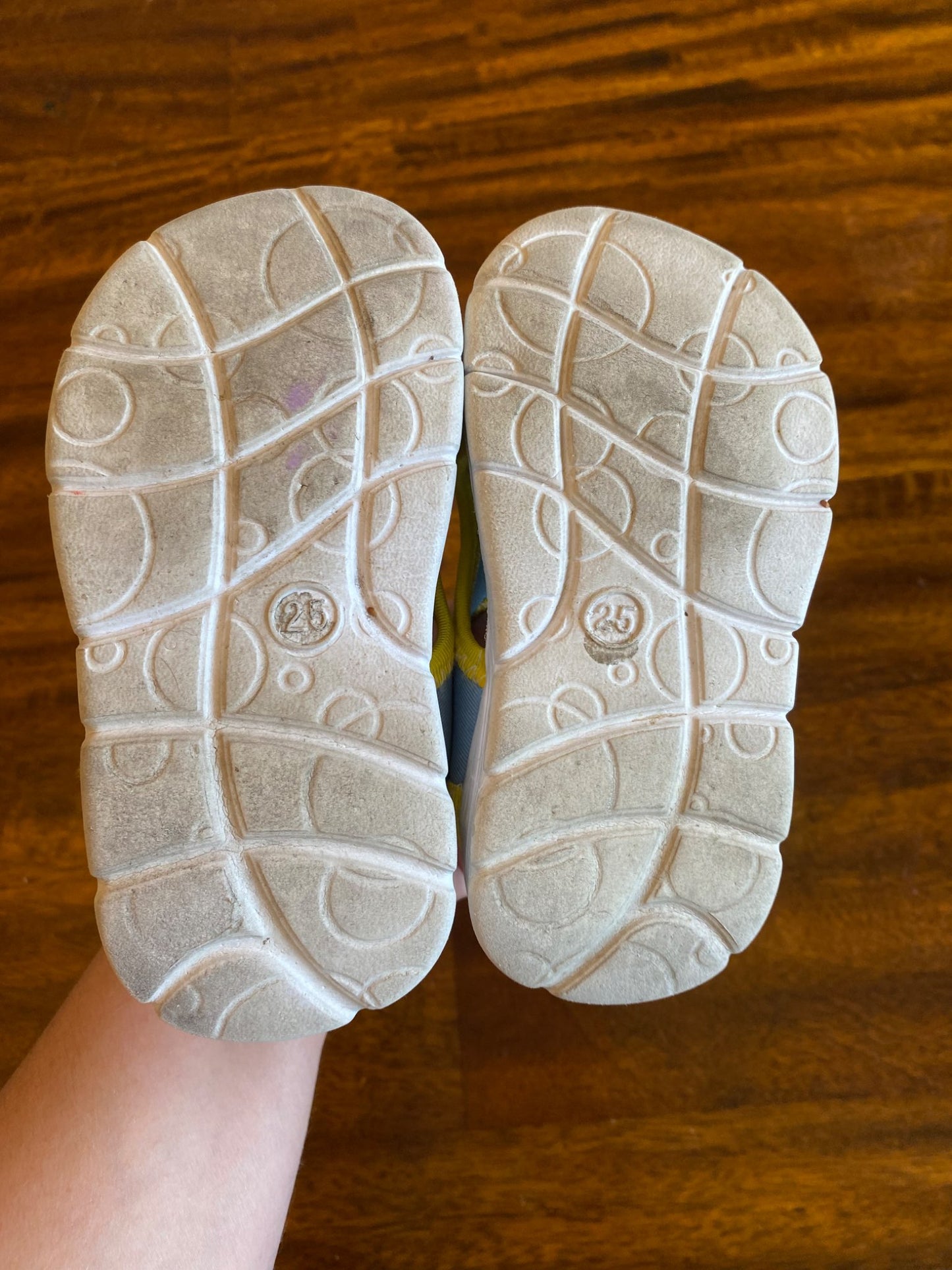 Cocomelon 8 shoes , Shoes 8 (Toddler:2-4yr)