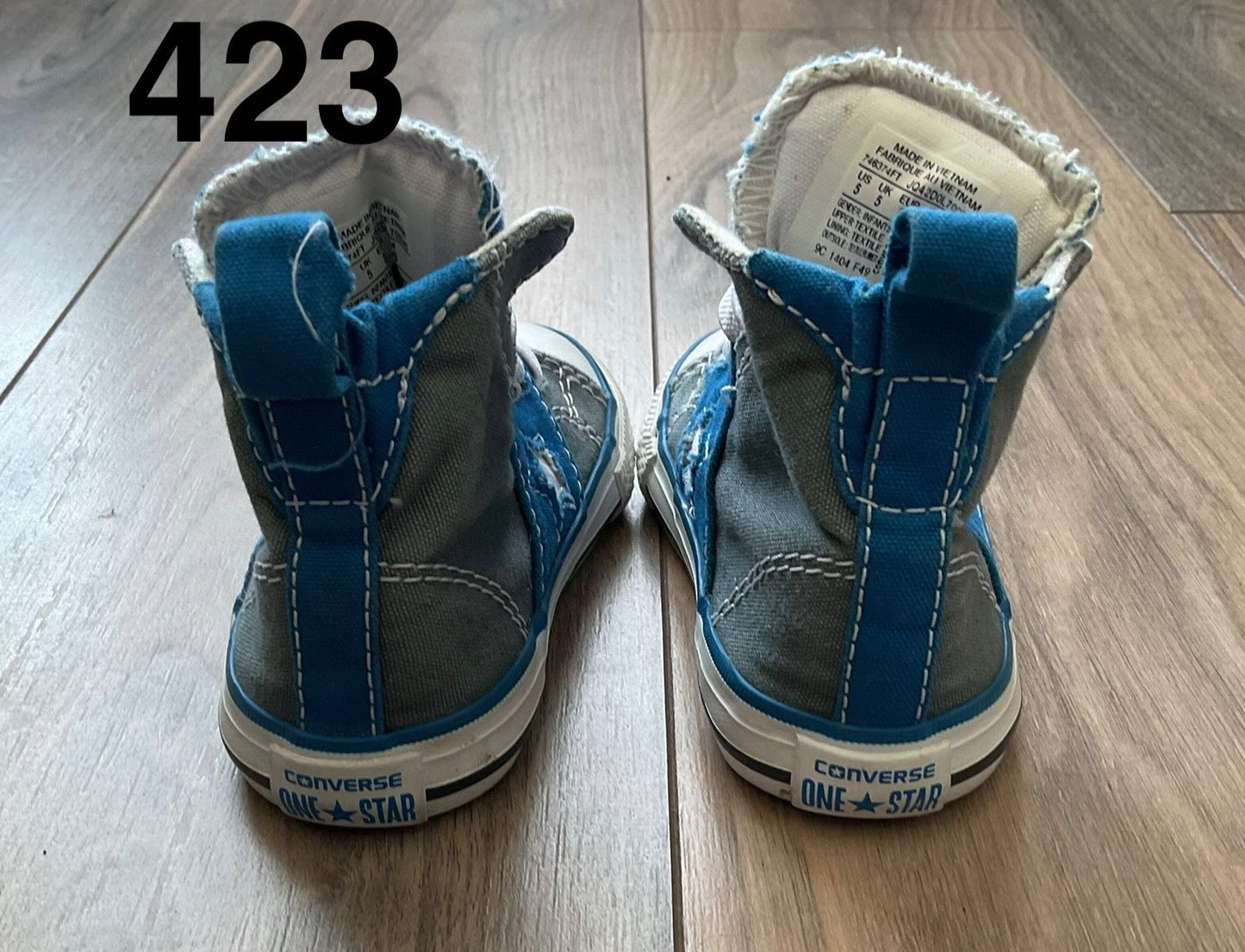 Converse Hightop All Stars Size 5, Shoes 5 (Walkers:12-24 mth)
