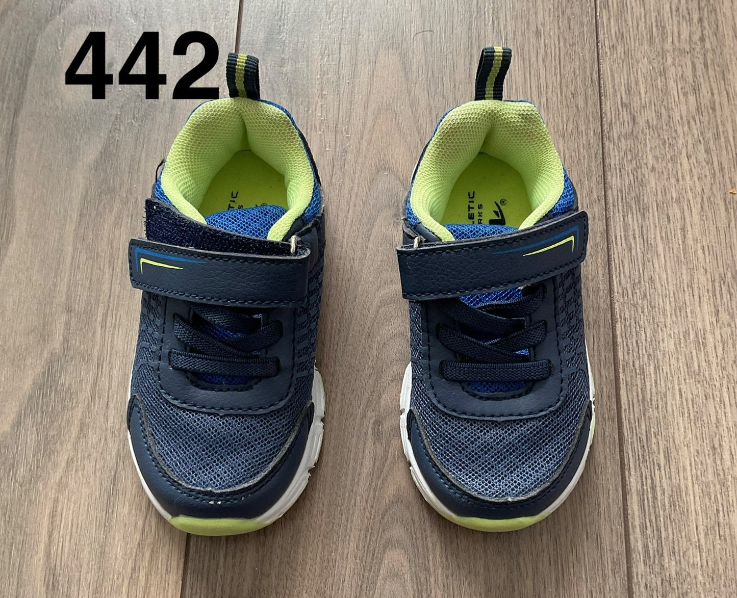 Navy Athletic Works Runners Size 6, Shoes 6 (Walkers:12-24 mth)