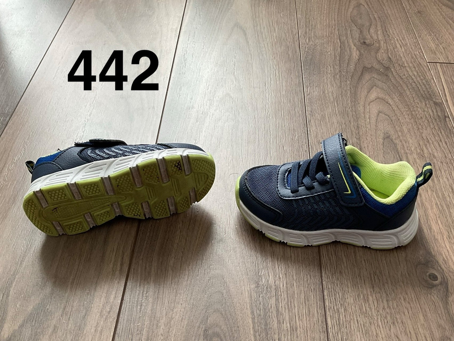 Navy Athletic Works Runners Size 6, Shoes 6 (Walkers:12-24 mth)
