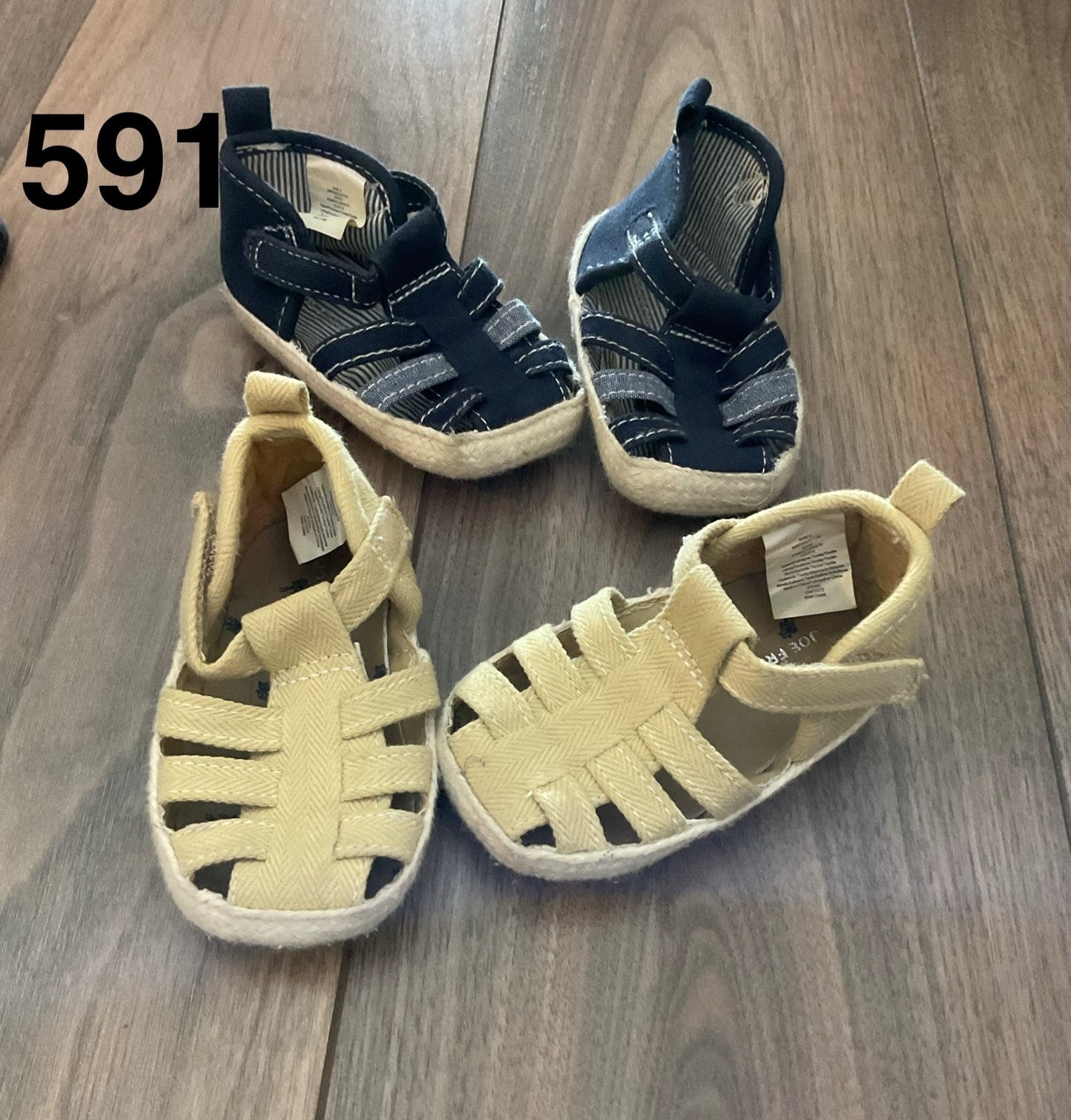 2 Pair Baby Sandals Size 3 Joe Fresh, Shoes 3 (Baby: 0-12 mth)
