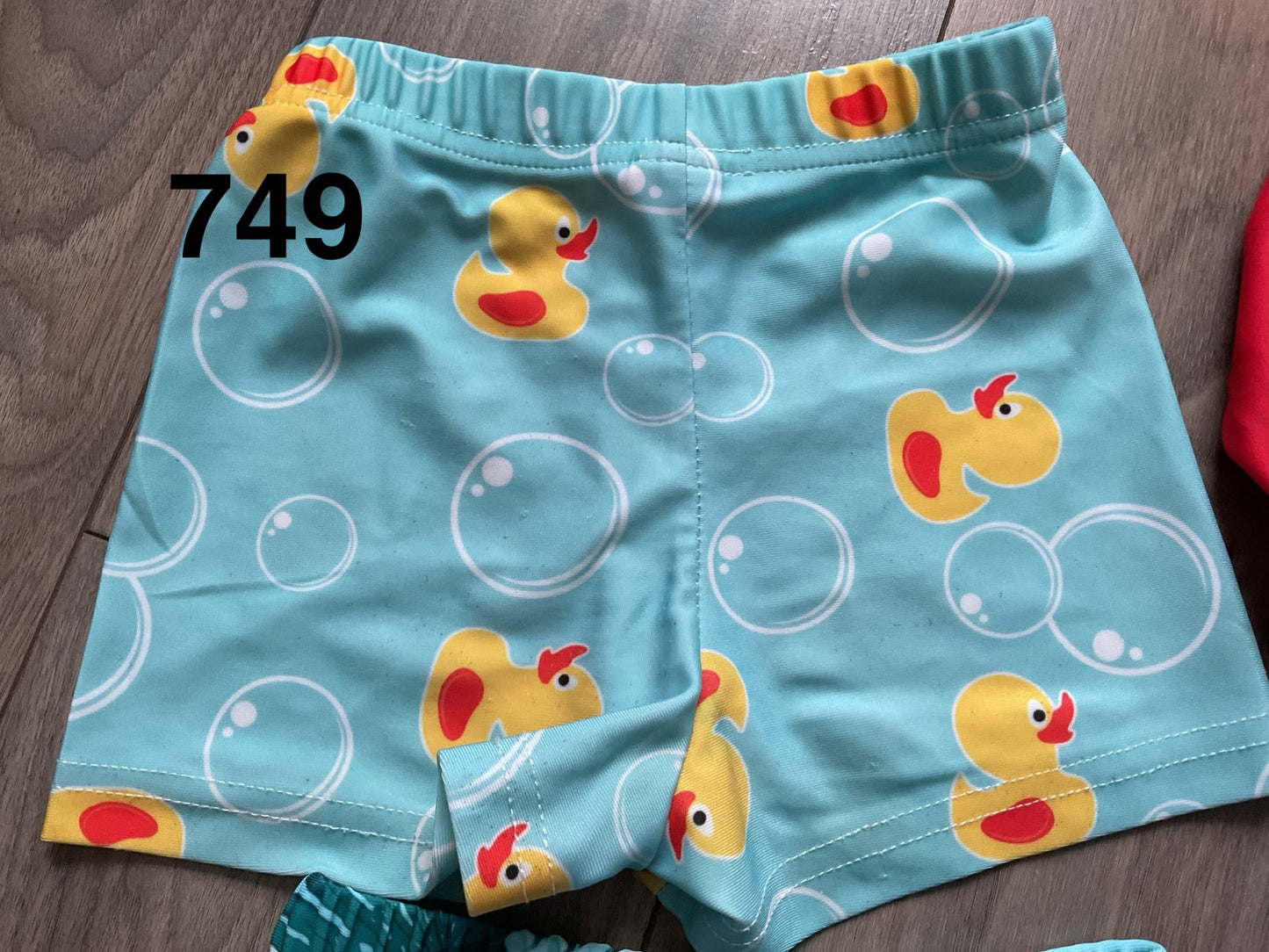 Boys Swimwear, 2 Longsleeve Swim Shirts and 2 Swim Shorts Size 2/3T, Kids 2T
