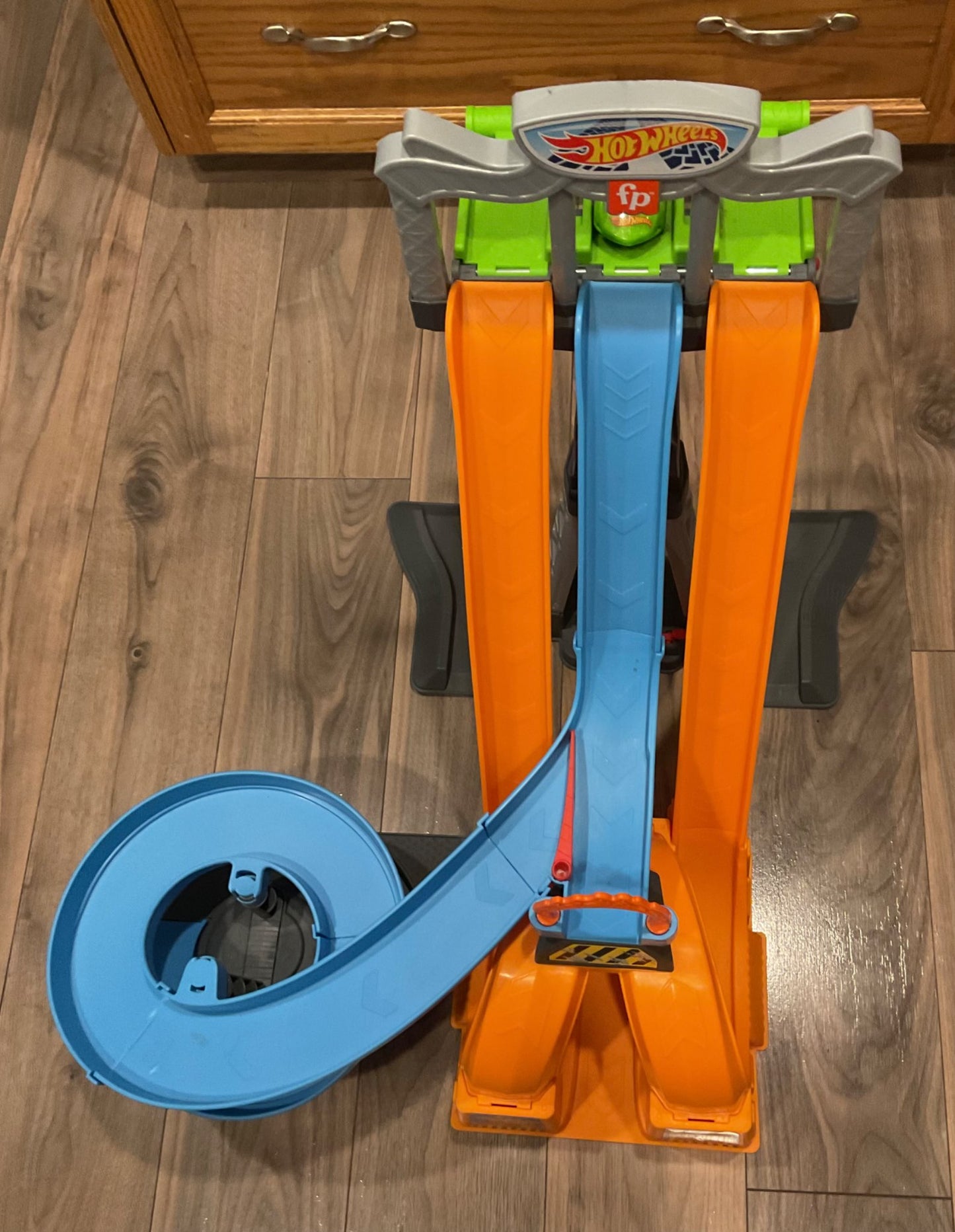 Hot Wheels Racing Loops Tower