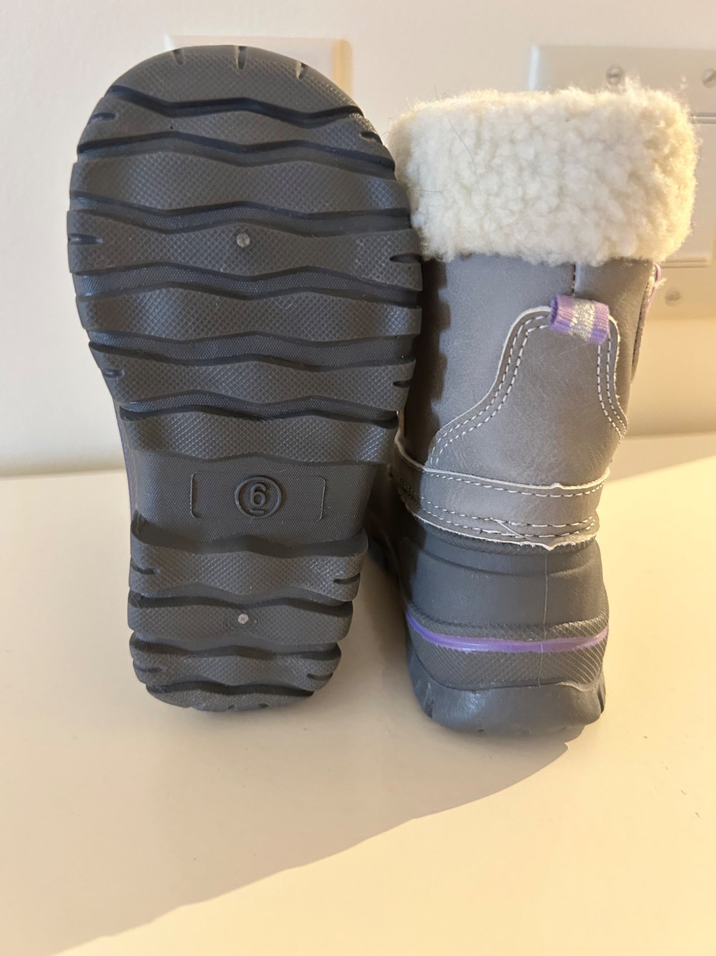 Toddler (Size 6) Winter Boots, Shoes 6 (Walkers:12-24 mth)