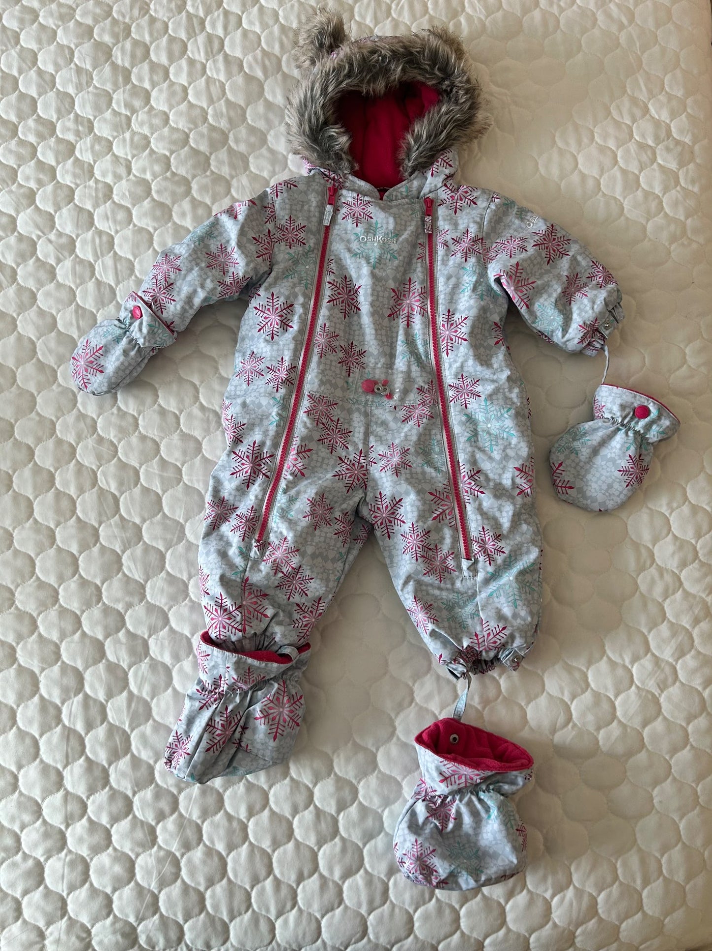 BNWOT Carter’s Infant (6-9 Months) Snowsuit, Kids 9 Month (6-9M)
